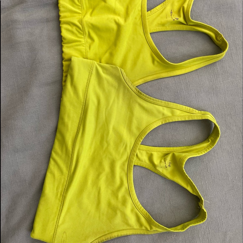 2 set of green sports bras